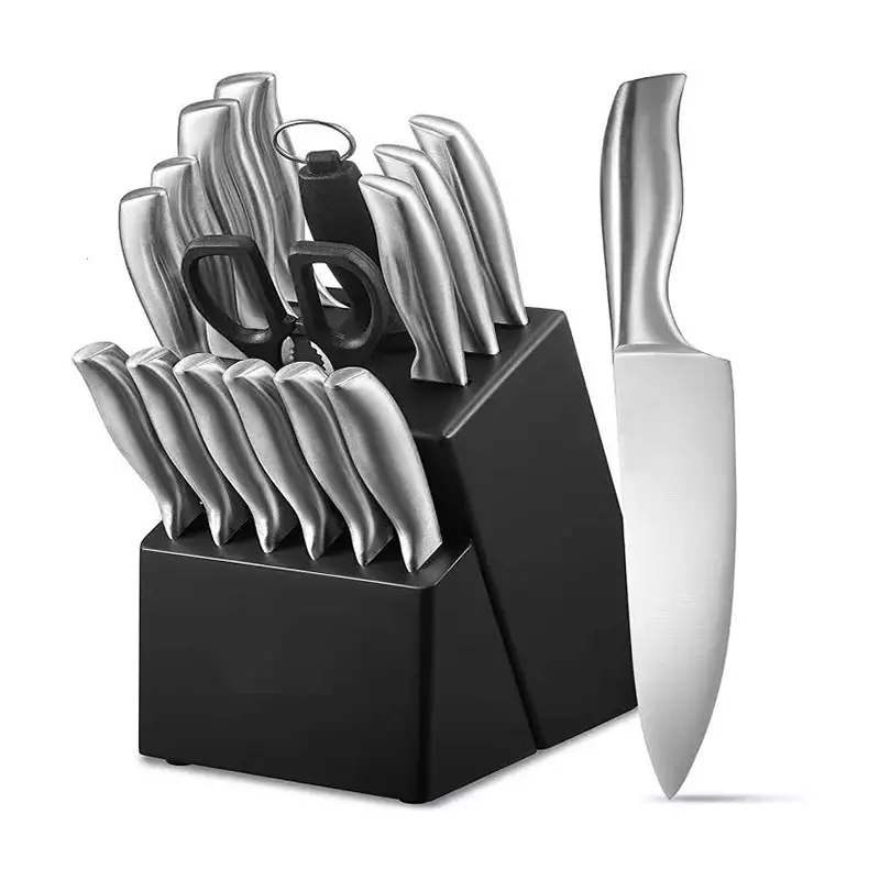 Køkkenkniv med metalhåndtag